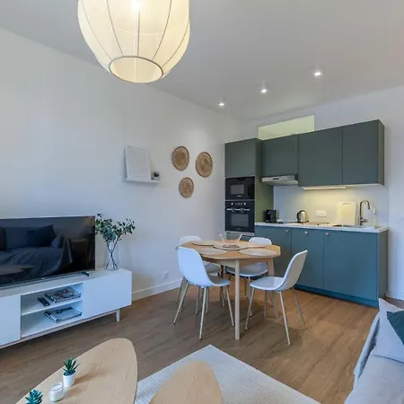 2-bedroom With Balcony Near Hippodrome Appartement Deauville