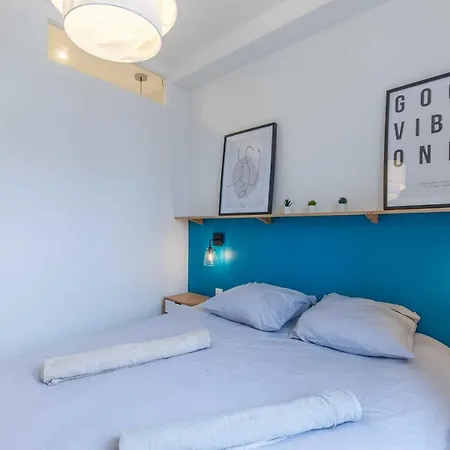 2-bedroom With Balcony Near Hippodrome Apartment Deauville